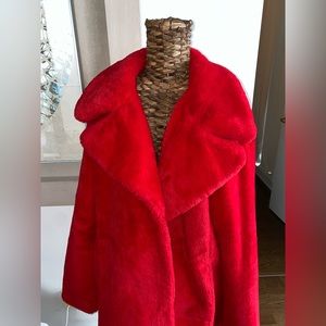 EYE CATCHING RED FAUX FUR MIDI COAT.